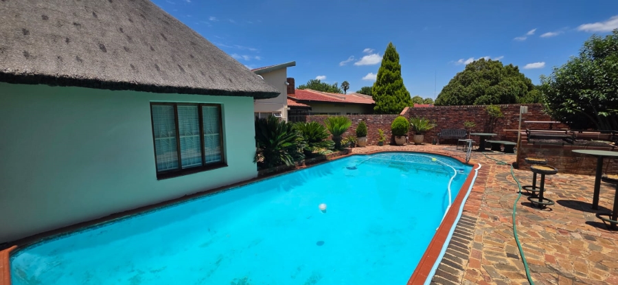 8 Bedroom Property for Sale in Meiringspark North West